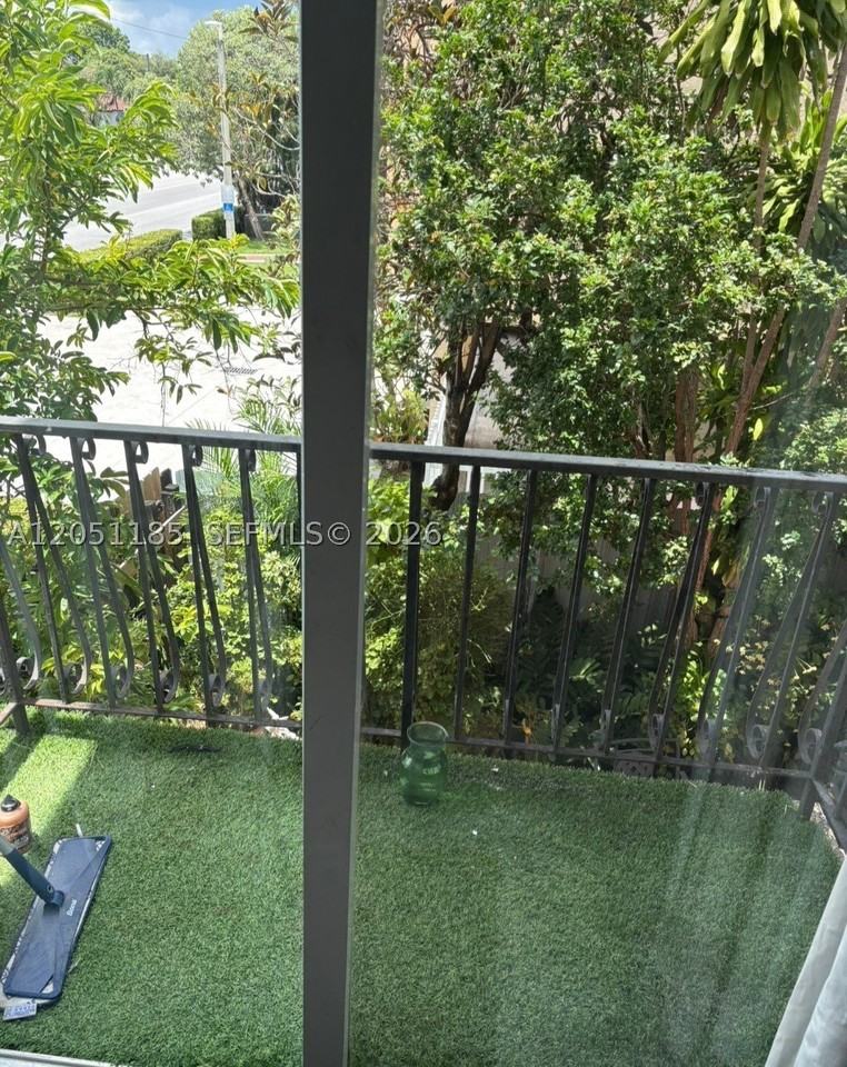 669 Sw 37th Ave #208 - Photo 5 of 8