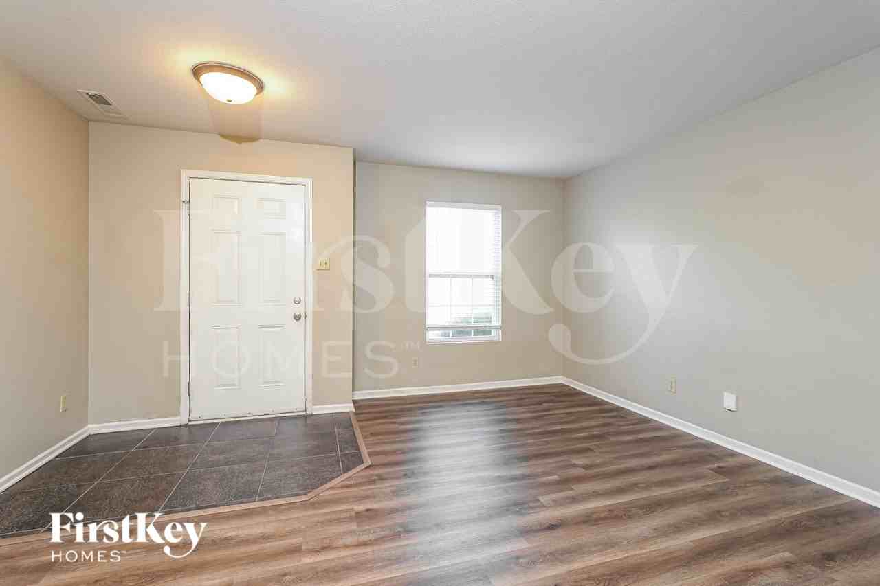 340 Kendall Dr - Photo 3 of 19