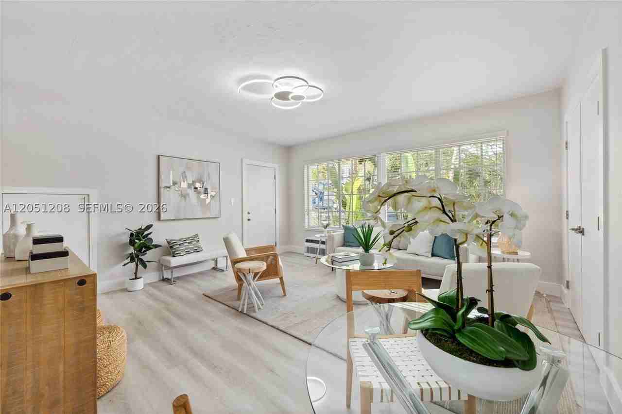2420 Flamingo Dr #2 - Photo 5 of 30