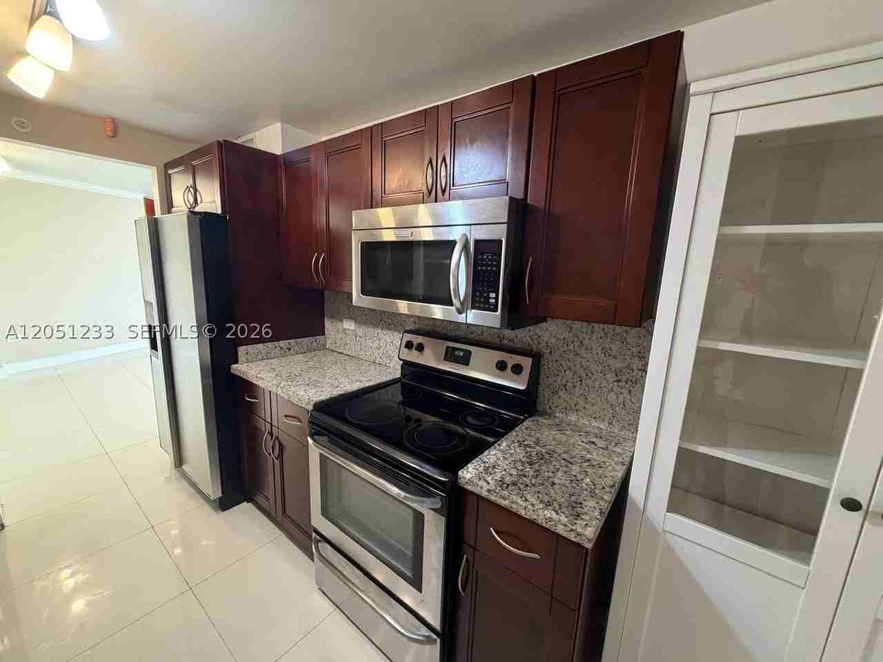 1881 Washington Ave #6A - Photo 4 of 18