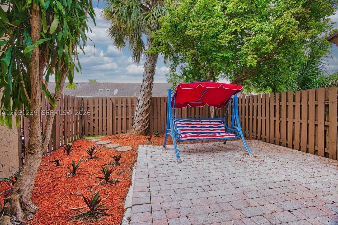 8015 Sw 21st Ct #8015 - Photo 3 of 31