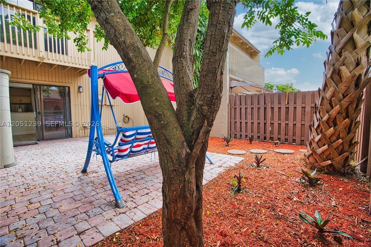 8015 Sw 21st Ct #8015 - Photo 5 of 31