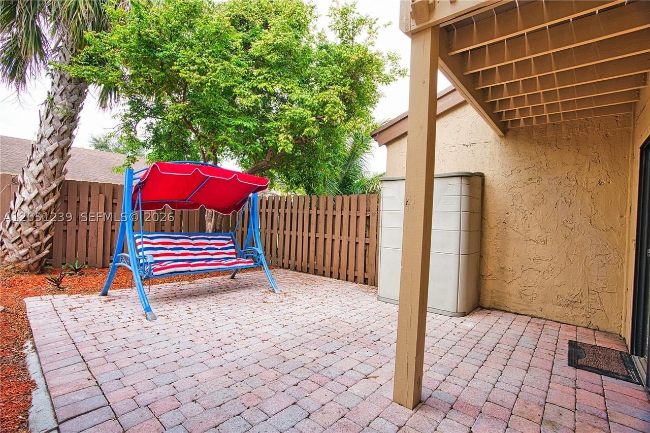 8015 Sw 21st Ct #8015 - Photo 6 of 31