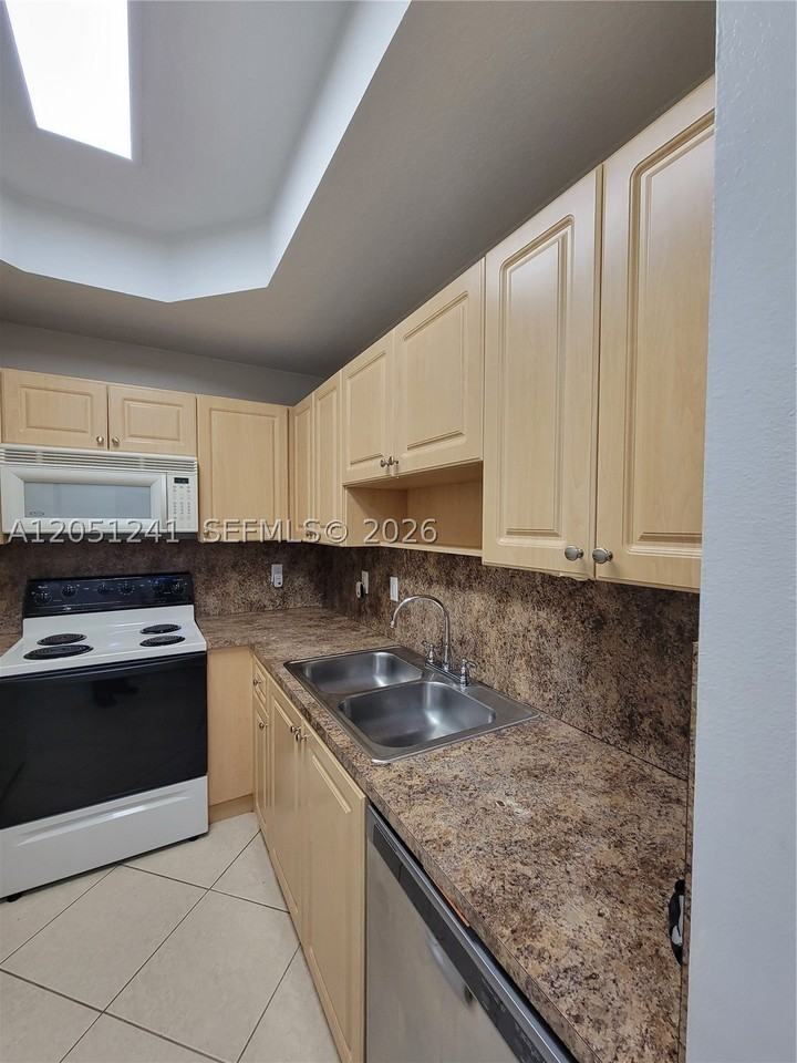 2335 Mariner Ct #2806 - Photo 3 of 32