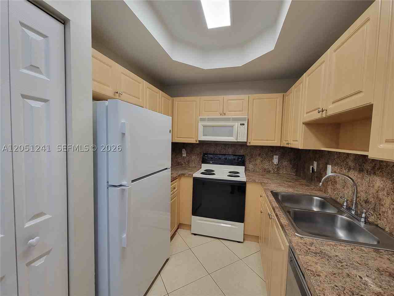 2335 Mariner Ct #2806 - Photo 4 of 32