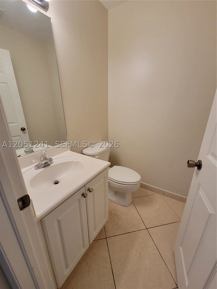2335 Mariner Ct #2806 - Photo 7 of 32