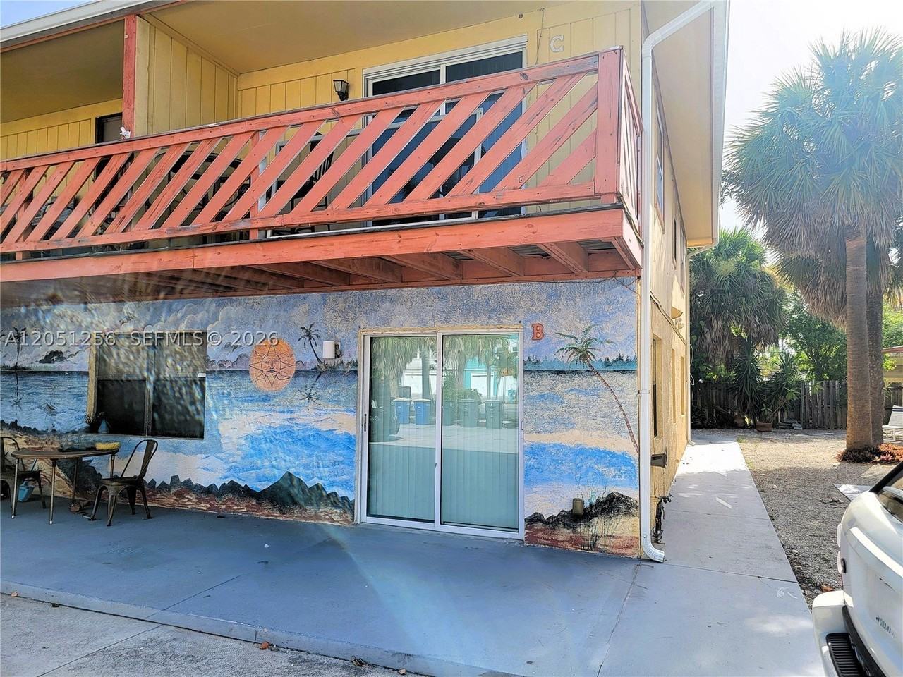 307 S Ocean Dr #B - Photo 2 of 24