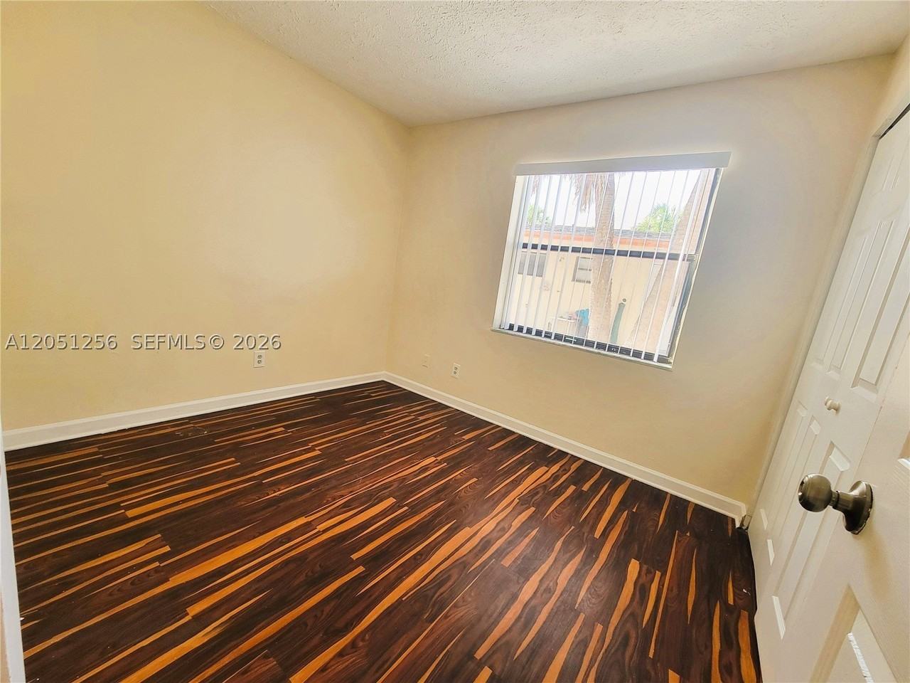 307 S Ocean Dr #B - Photo 4 of 24