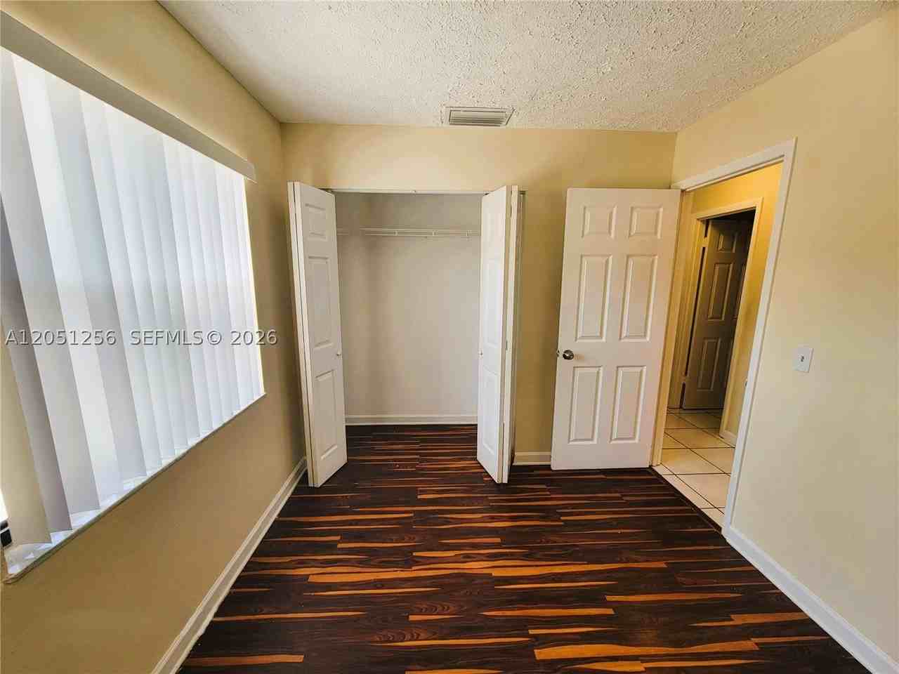 307 S Ocean Dr #B - Photo 5 of 24