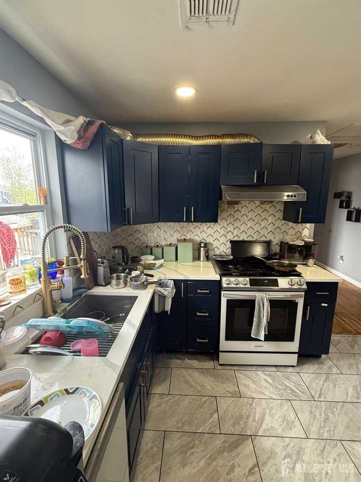 17 Spruce St #2 - Photo 6 of 12