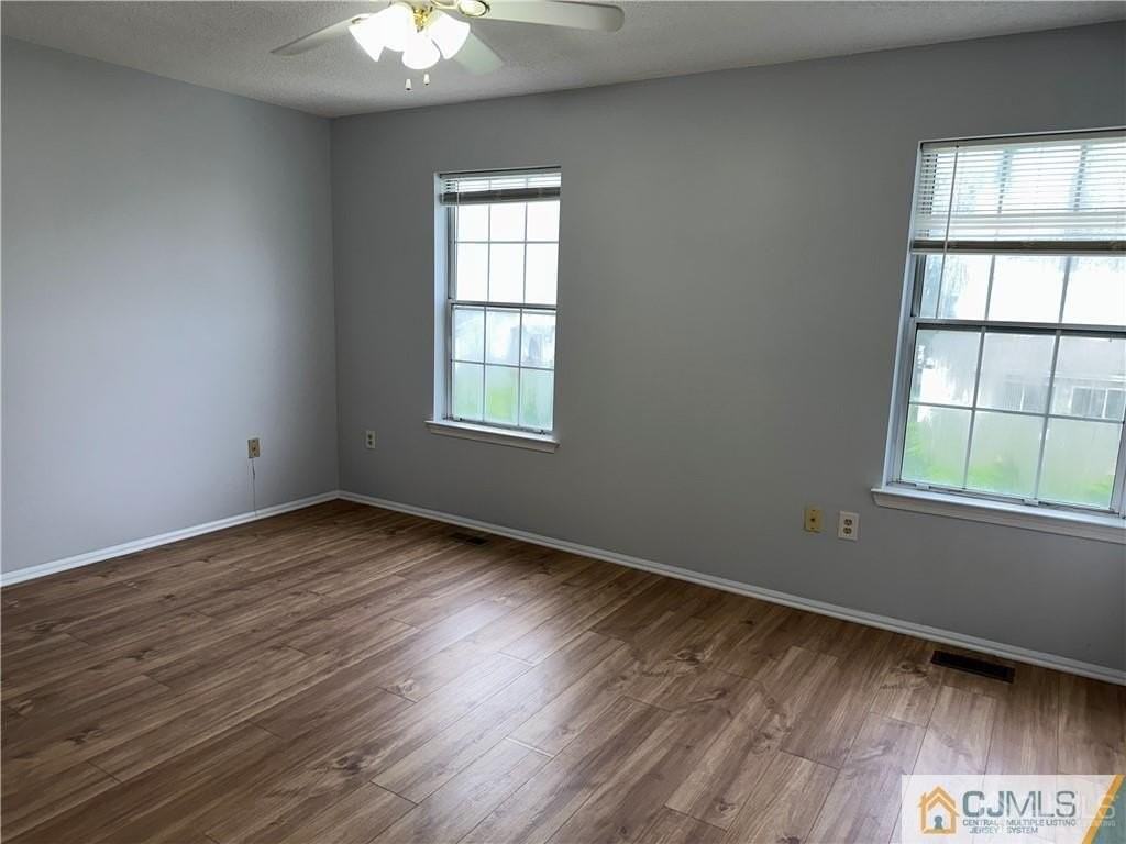 31 Kingston Run - Photo 3 of 14
