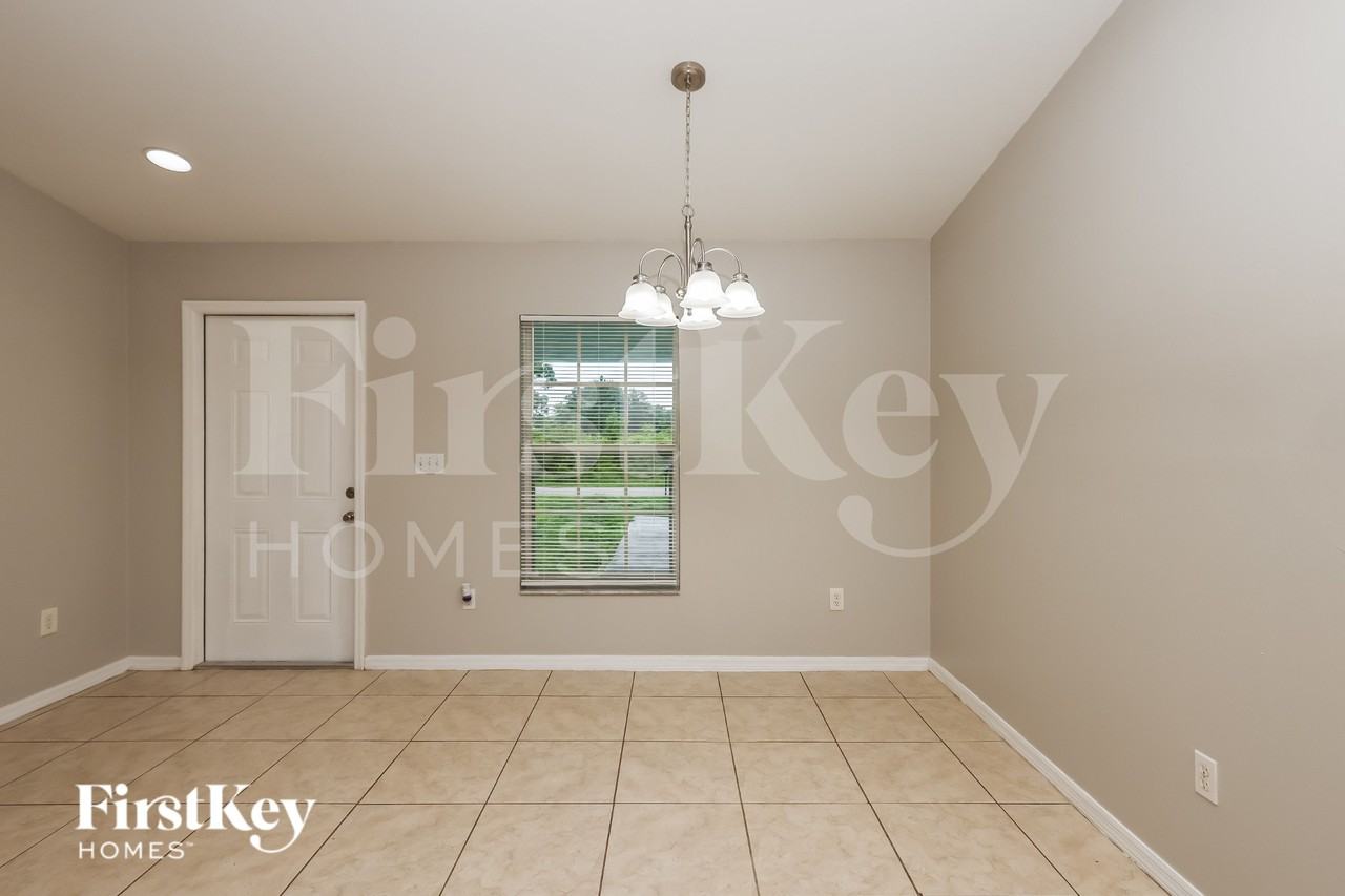 2709 46th St W - Photo 5 of 17