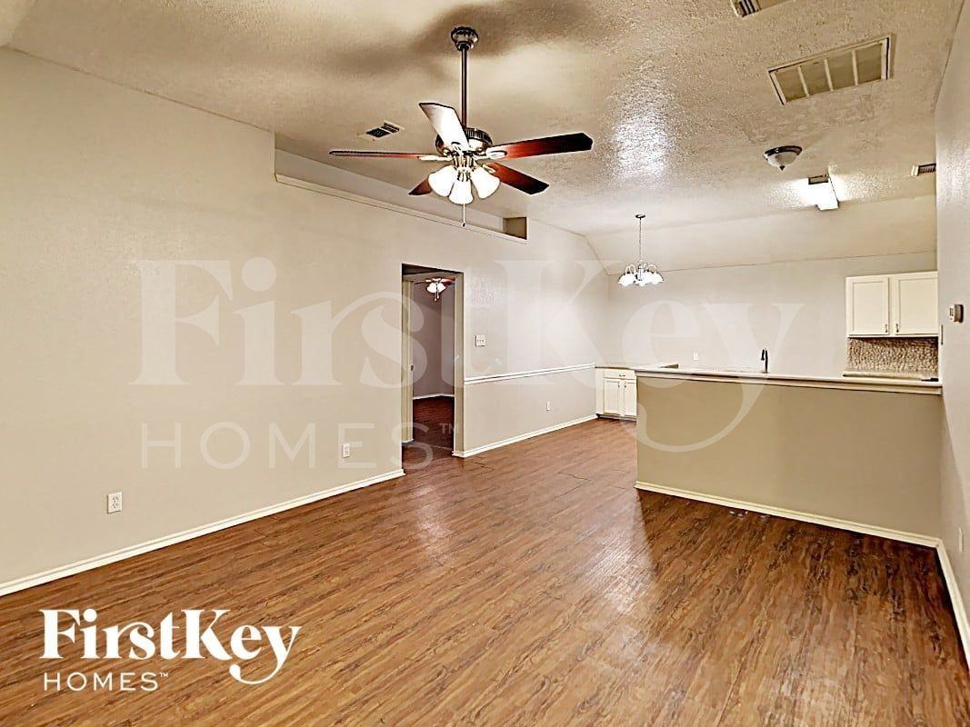 22914 Sherioaks Ln - Photo 3 of 14