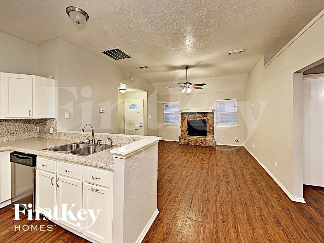22914 Sherioaks Ln - Photo 4 of 14
