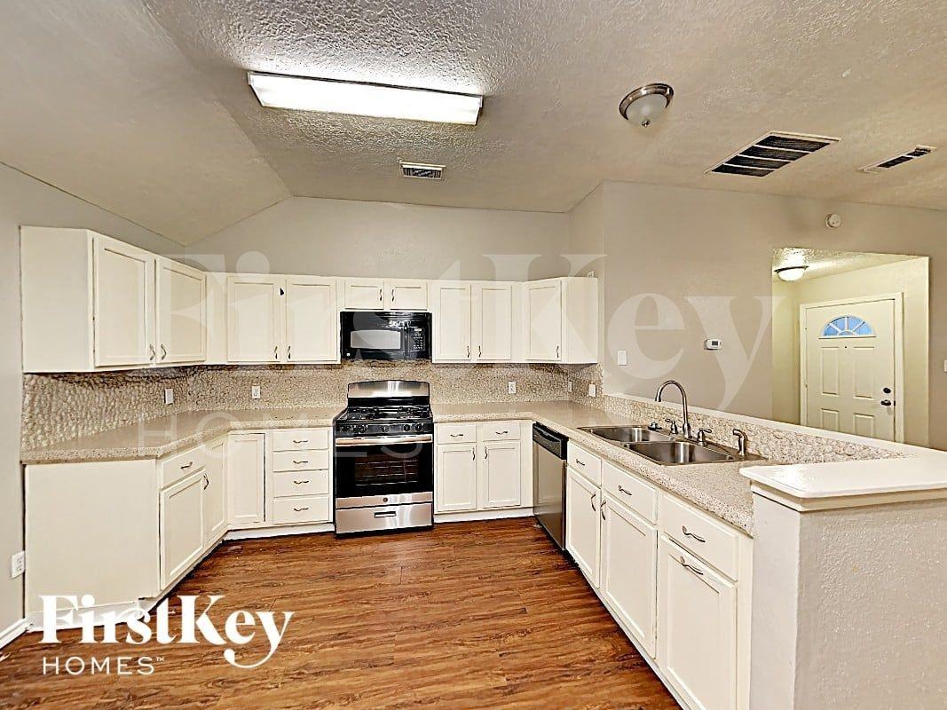 22914 Sherioaks Ln - Photo 5 of 14