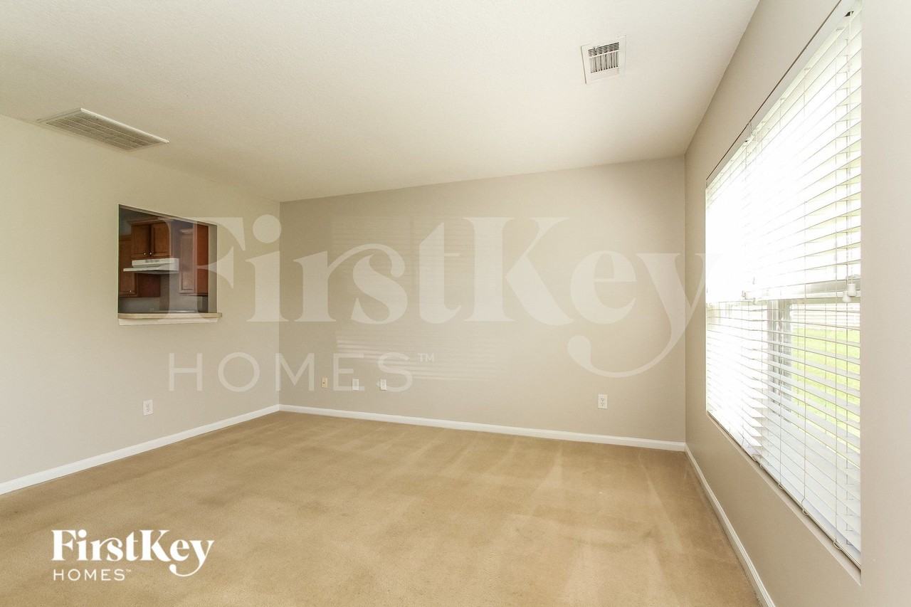 2129 Sebastiani Dr - Photo 4 of 14