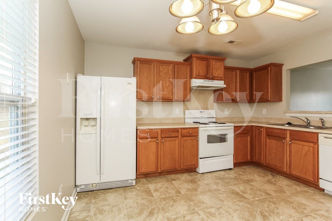 2129 Sebastiani Dr - Photo 6 of 14