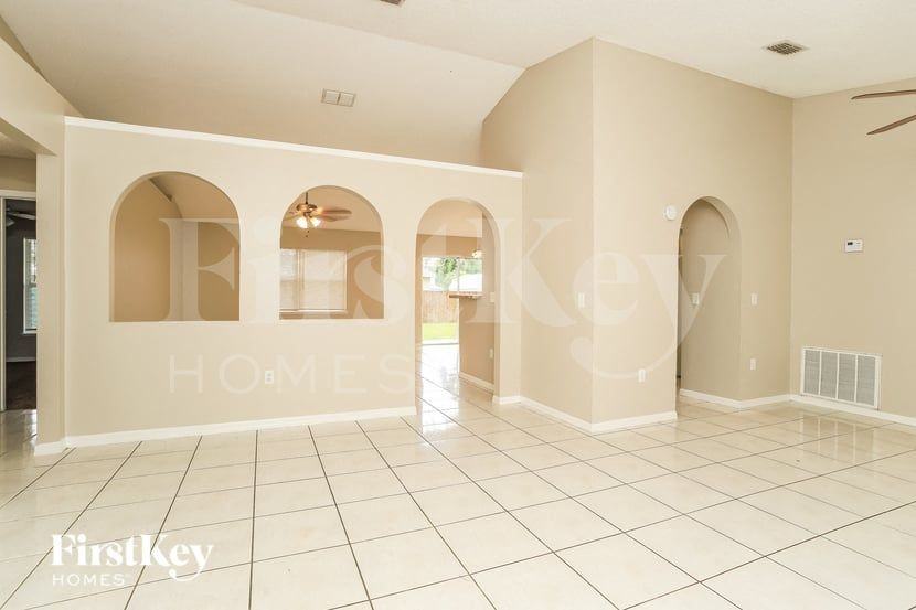 205 Tiffany Ct - Photo 6 of 15