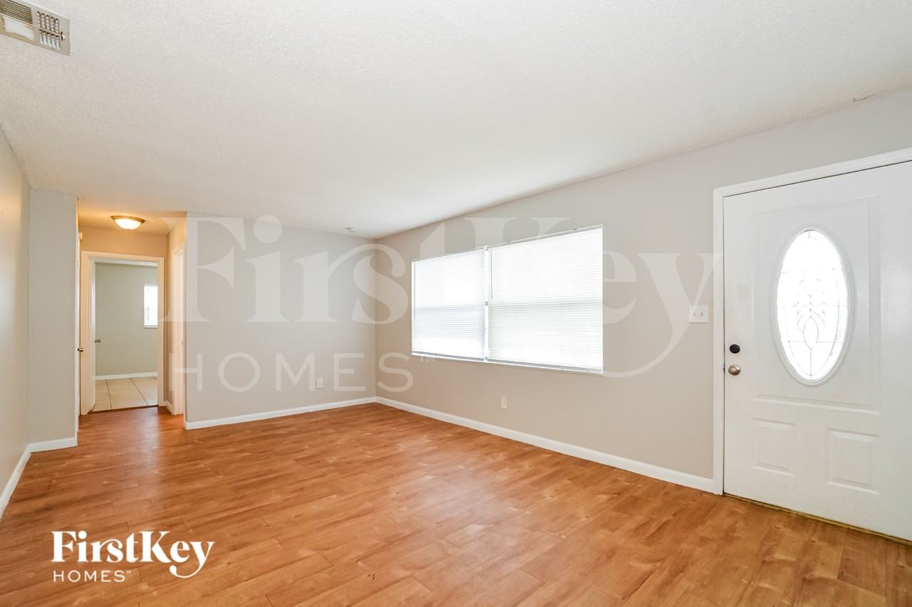 1836 Columbine Dr - Photo 3 of 17