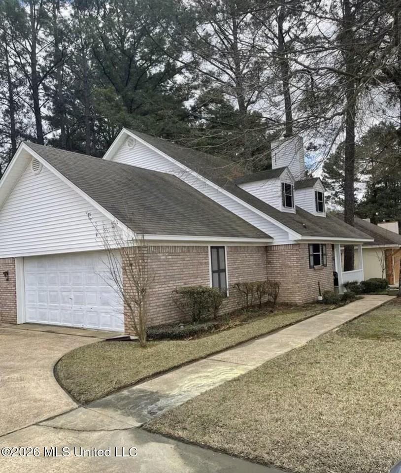 102 Riverbend Dr - Photo 4 of 15