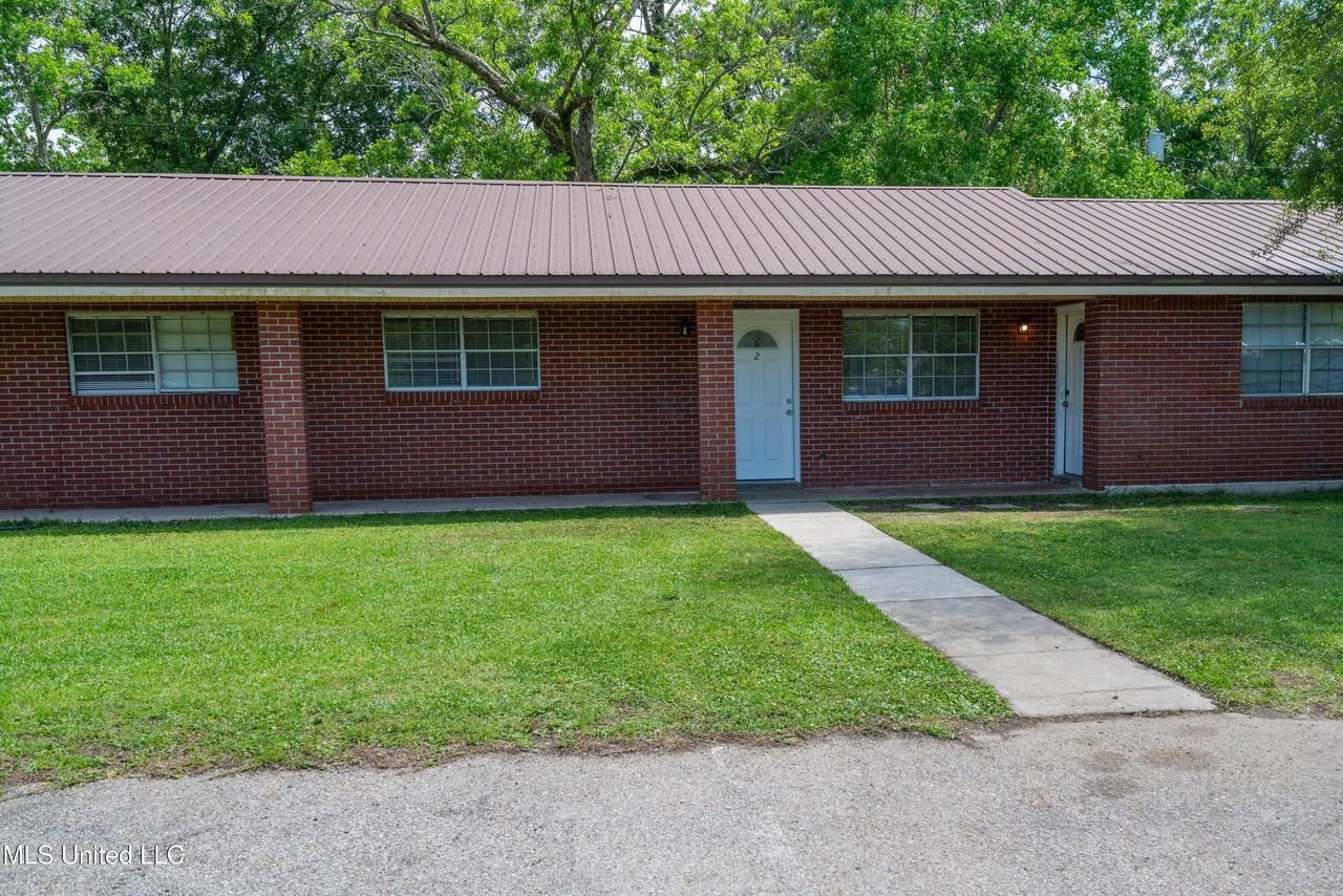 264 Alexander Rd Apt 2 - Photo 2 of 9