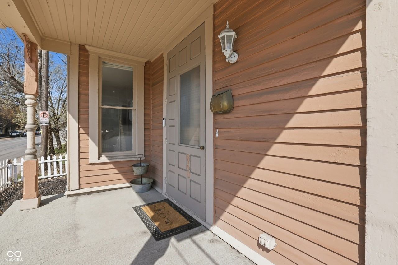 640 E 10th St - Photo 3 of 31