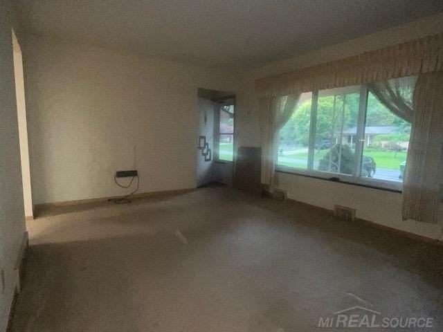 53039 Dryden St - Photo 5 of 12