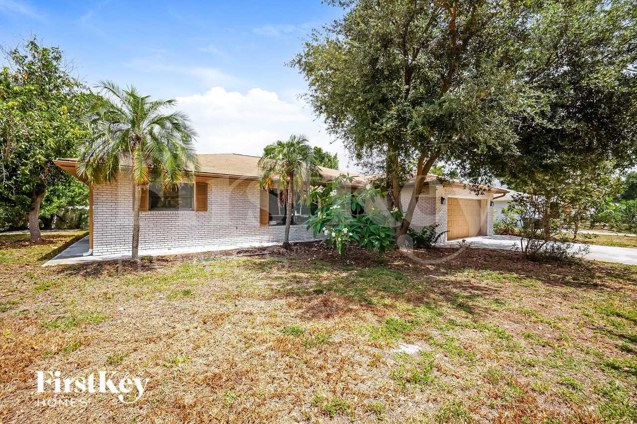 116 Palmetto Dr - Photo 2 of 19