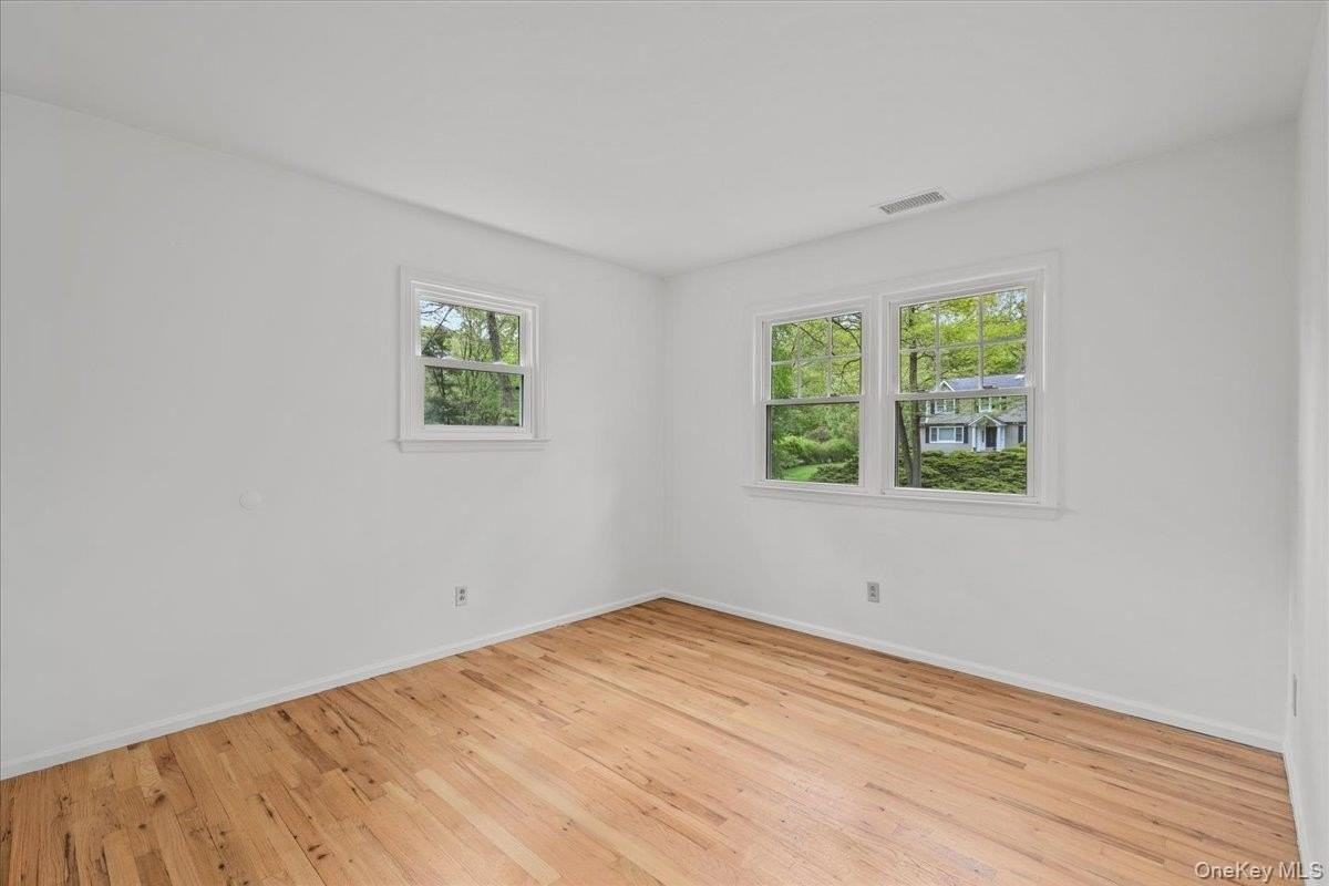 10 Silvermine Dr - Photo 6 of 32