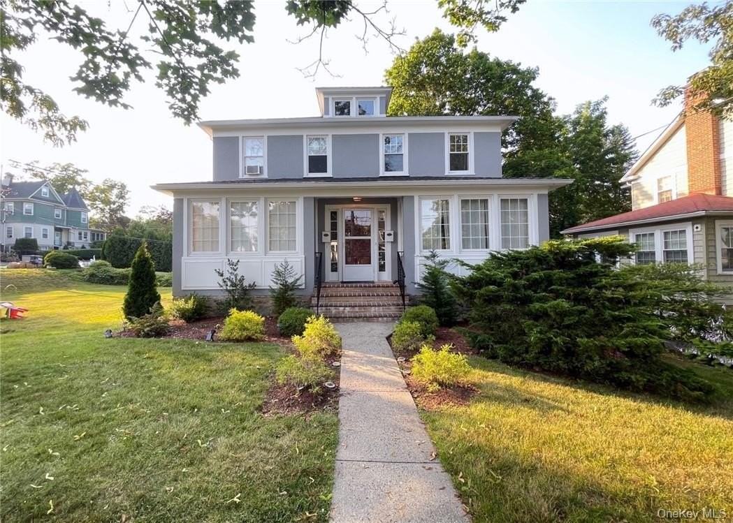 306 Soundview Ave - Photo 3 of 28