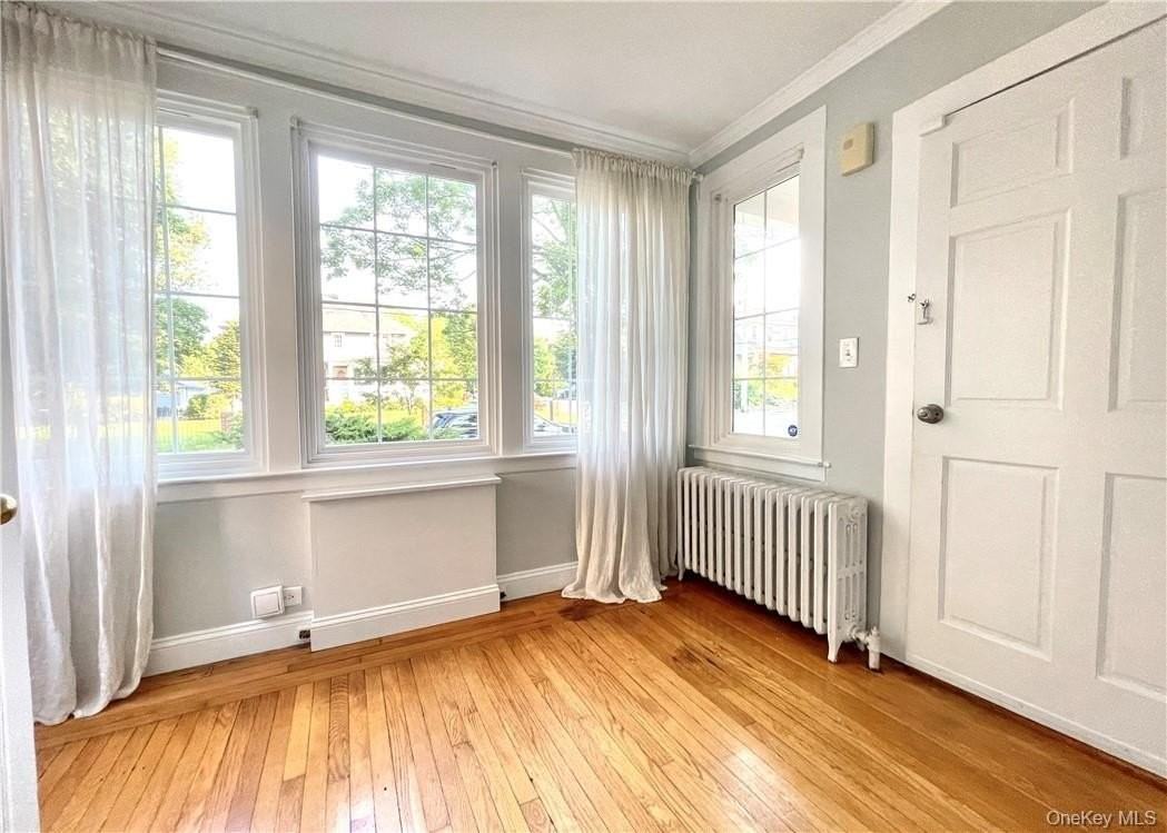 306 Soundview Ave - Photo 4 of 28