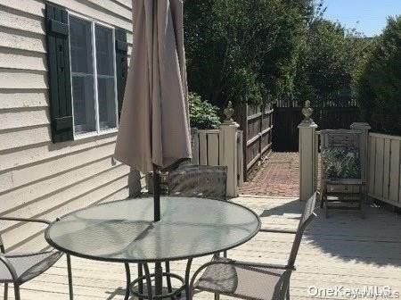 11 Biarritz St - Photo 7 of 15