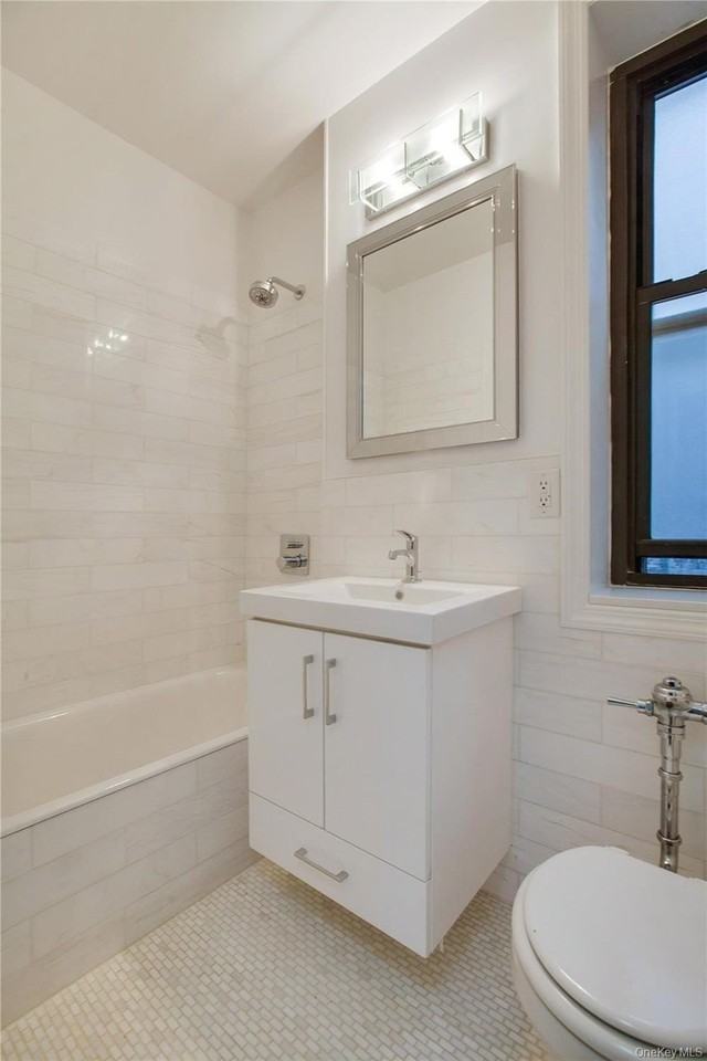 425 Central Park W #4F - Photo 3 of 10