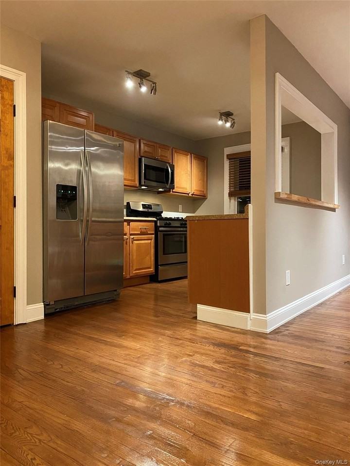 81 Cannon St - Photo 2 of 14