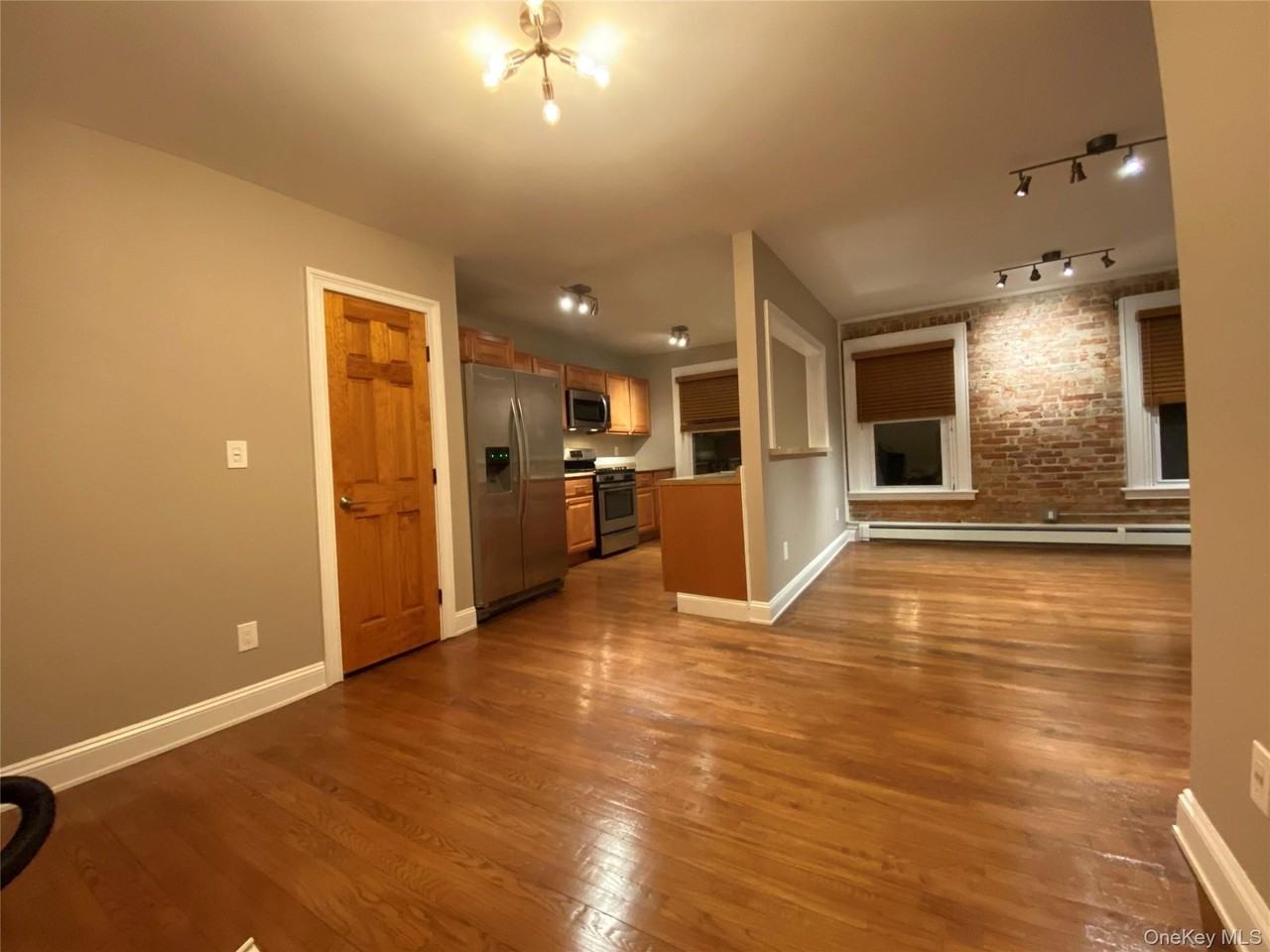 81 Cannon St - Photo 3 of 14