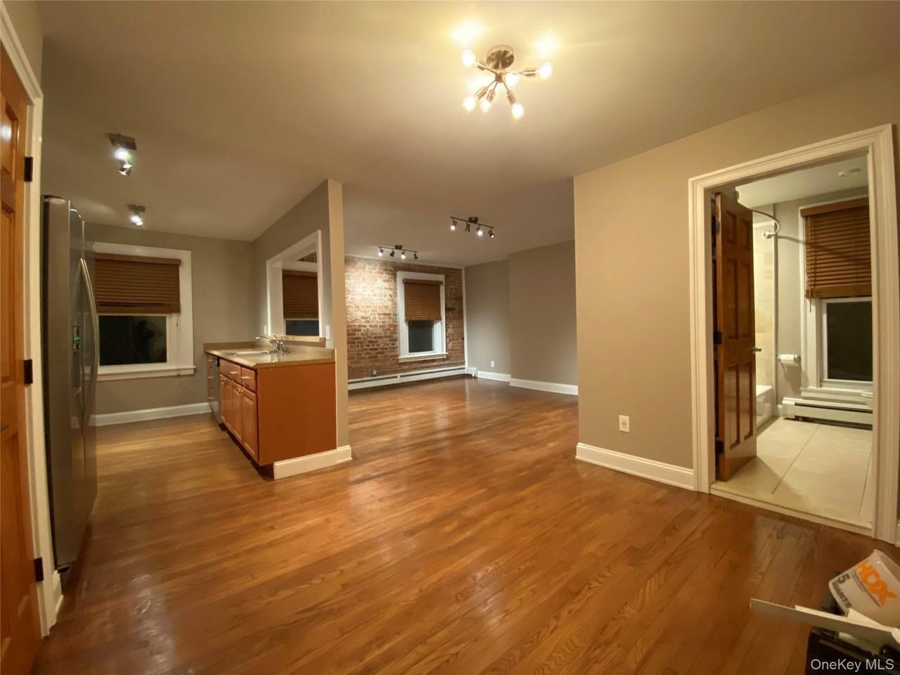 81 Cannon St - Photo 4 of 14