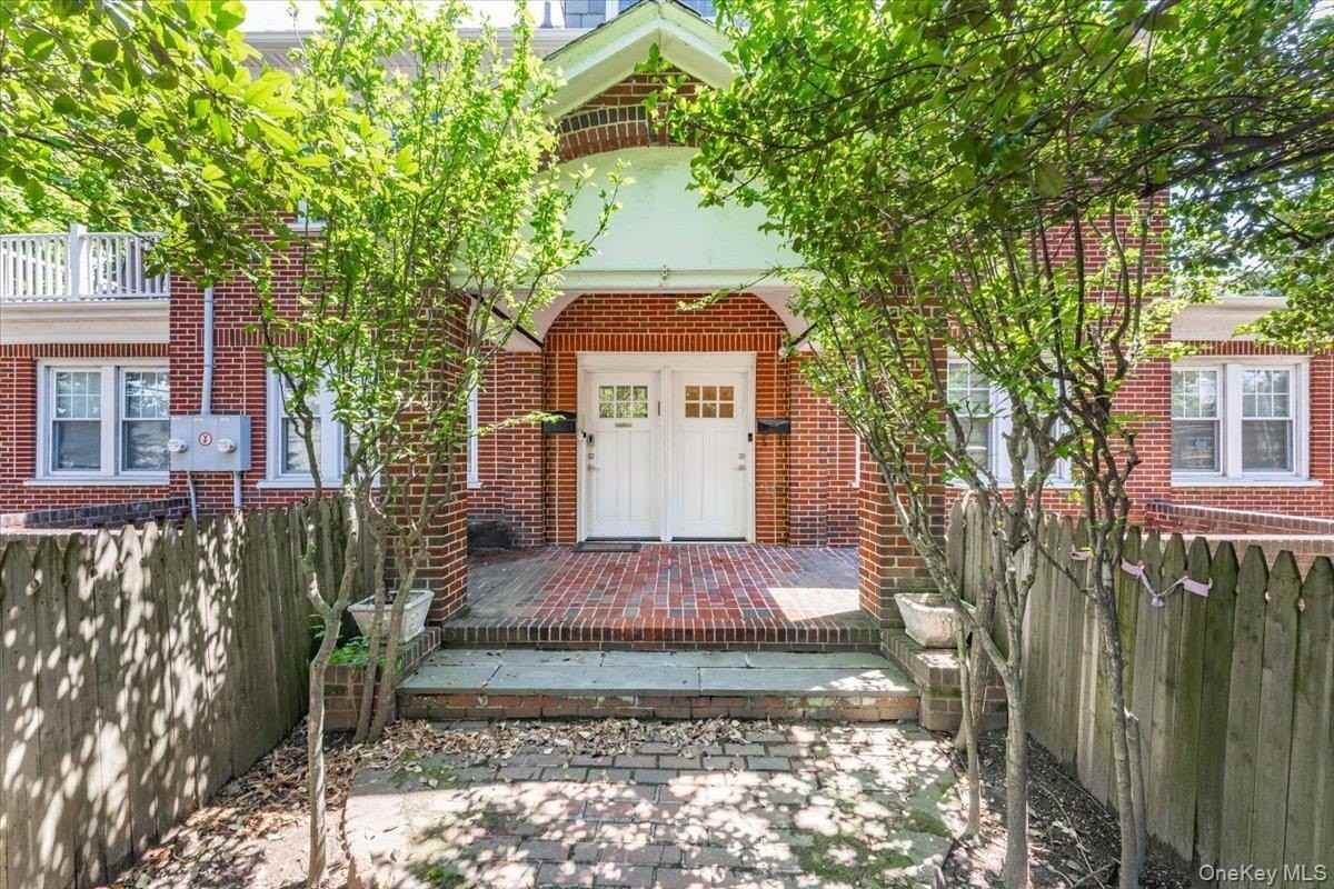 266 Rockaway Tpke - Photo 2 of 35