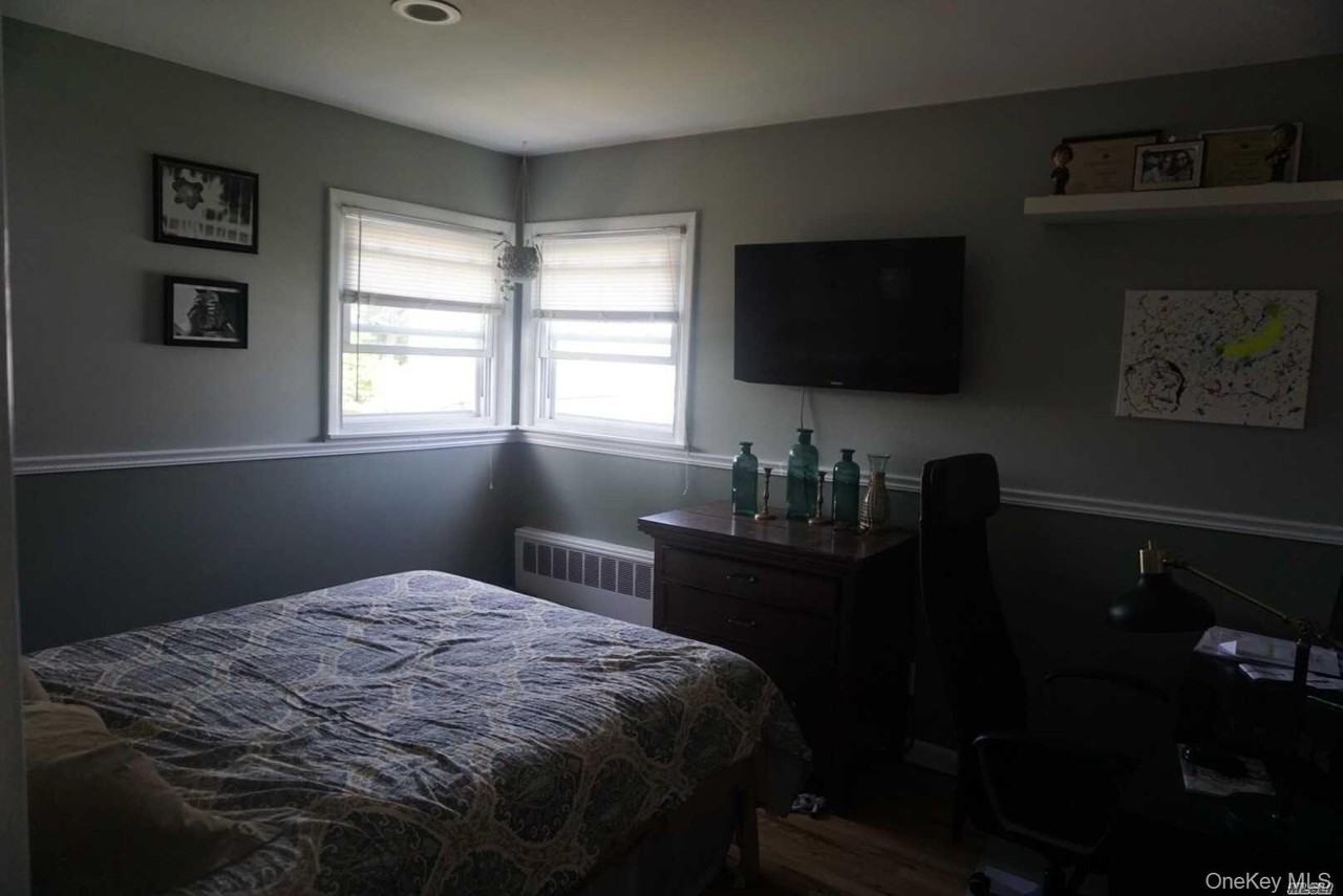 8 Hallock St #1stFL - Photo 5 of 8