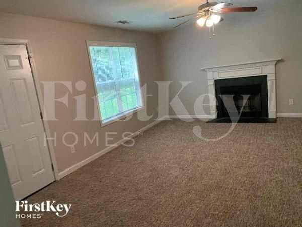 1009 Serene Lake Dr - Photo 2 of 11