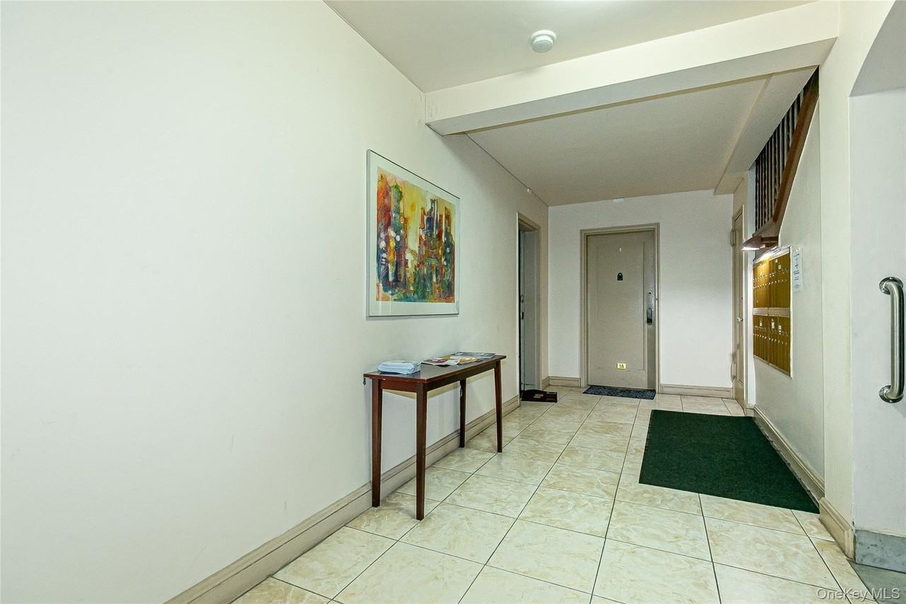 150 S Middle Neck Rd #1E - Photo 5 of 5