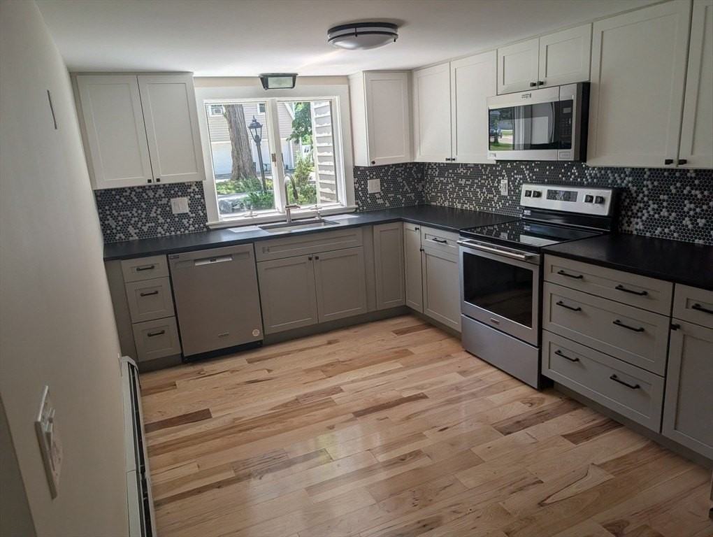 46 Hammond St - Photo 4 of 12