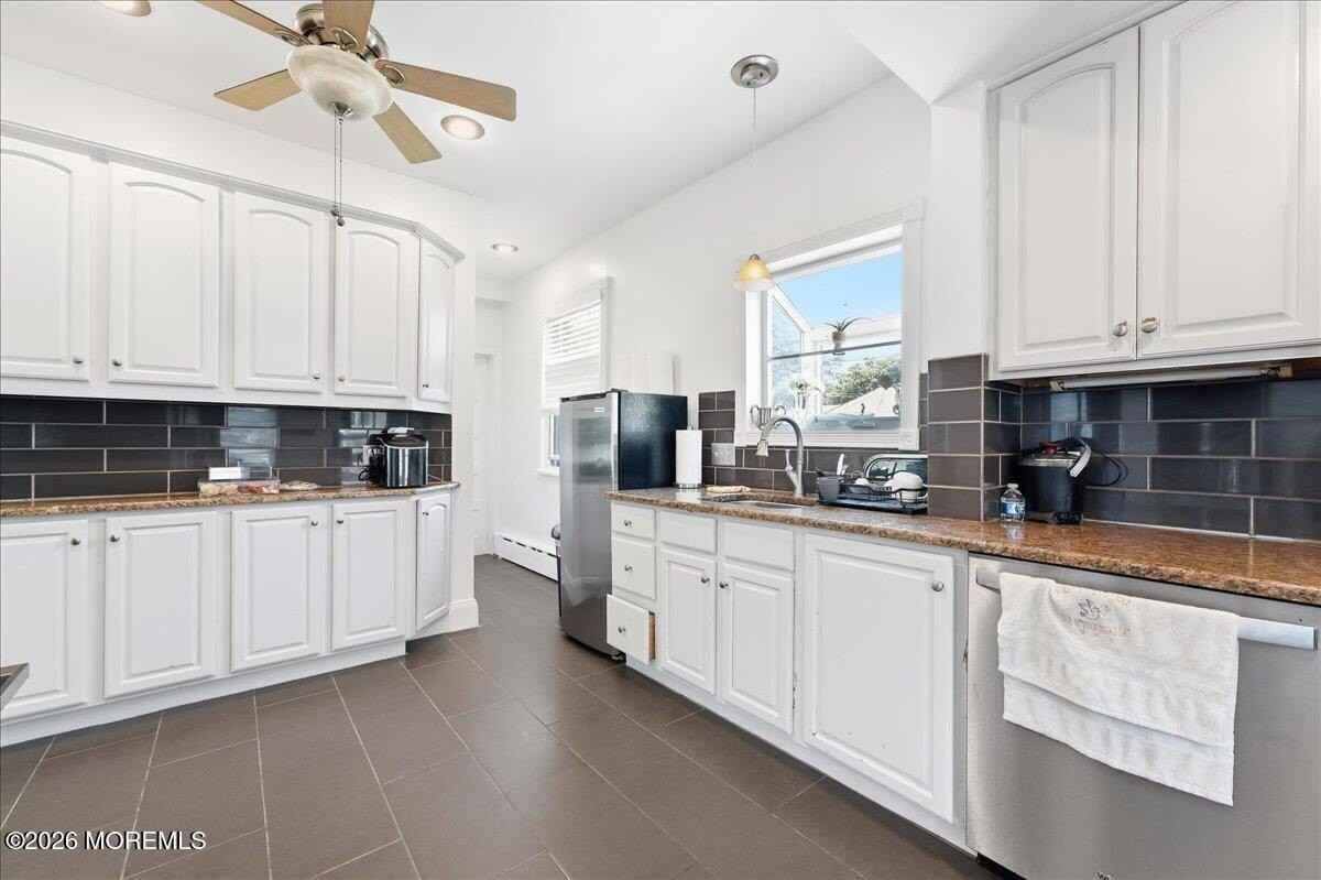 496 W Park Ave - Photo 5 of 40