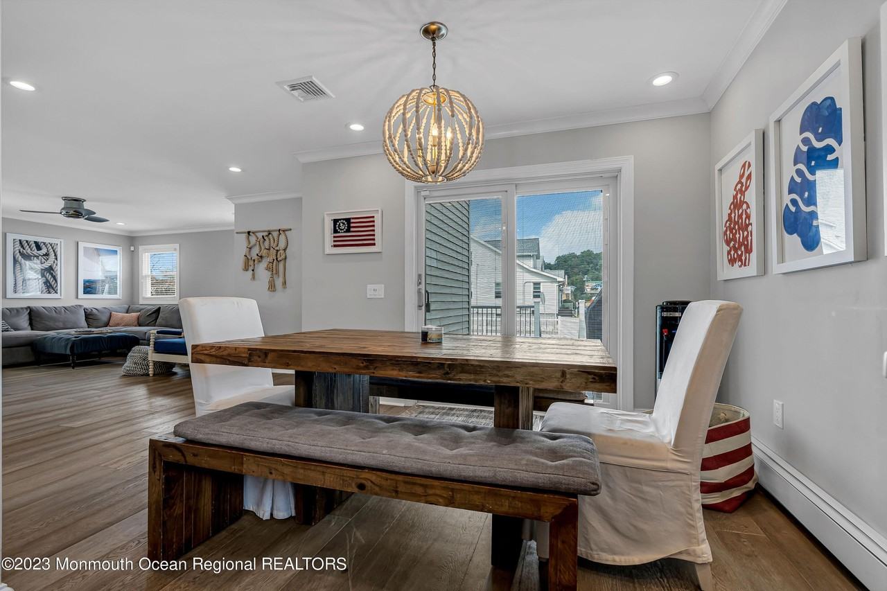 228 Ocean Ave - Photo 6 of 37