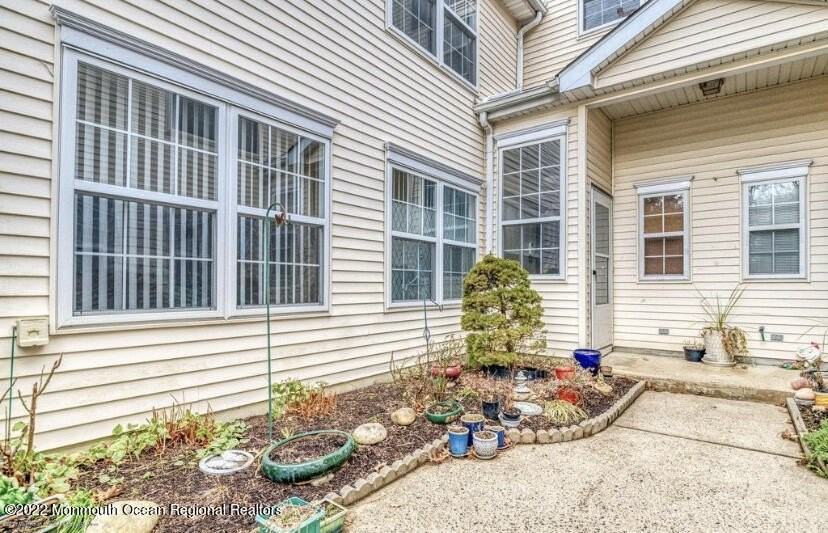 887 Crimson Ct - Photo 2 of 13