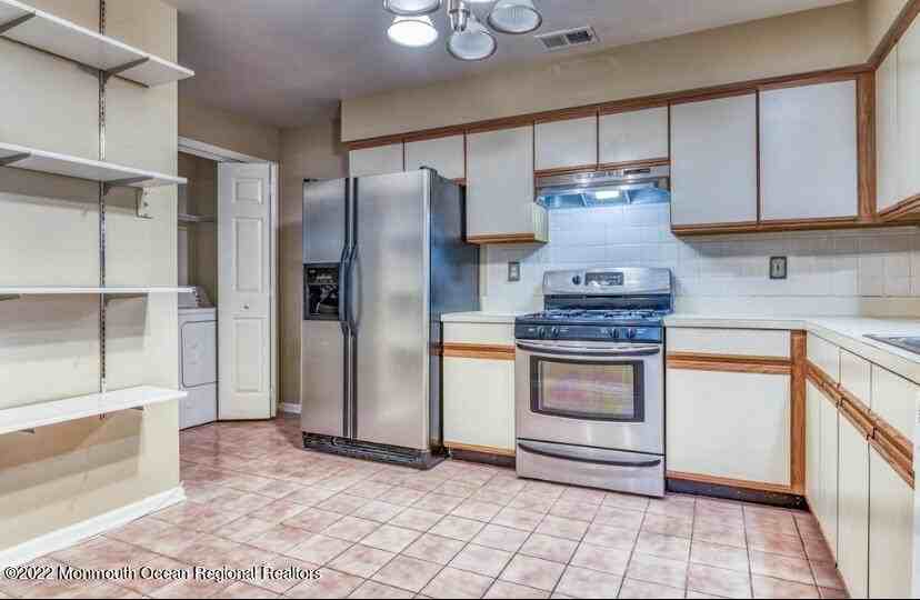 887 Crimson Ct - Photo 3 of 13