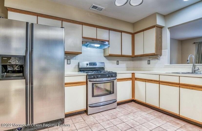 887 Crimson Ct - Photo 4 of 13