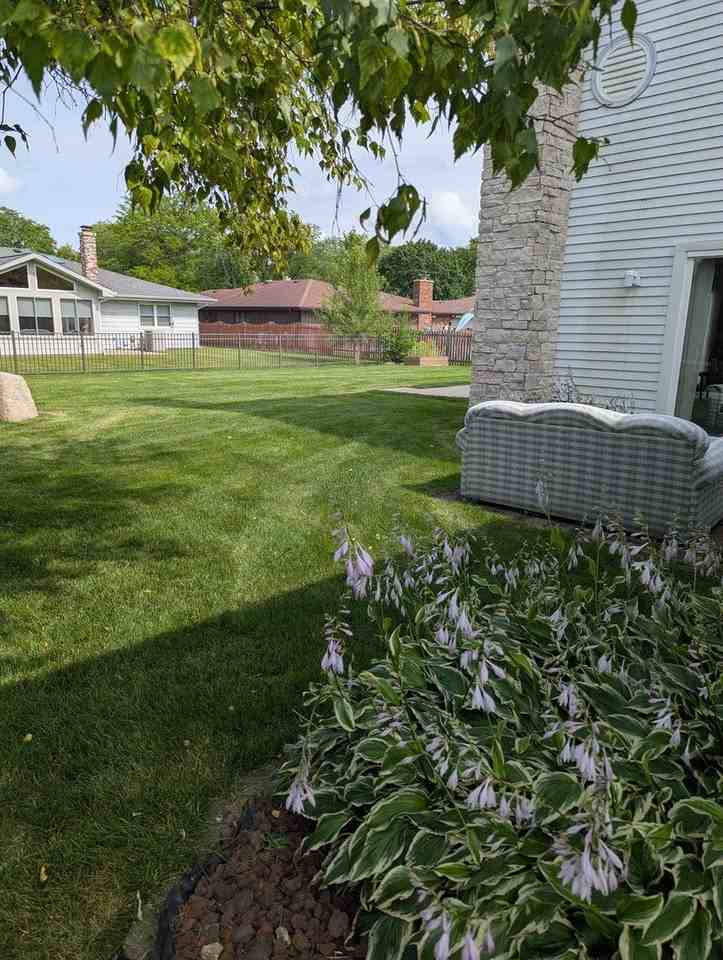 121 Glenridge Ln - Photo 2 of 6