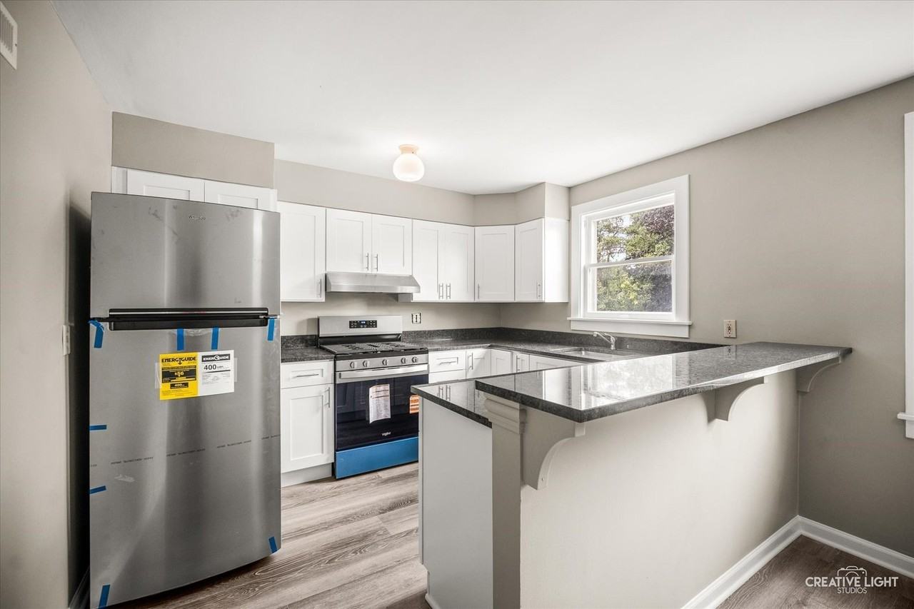 334 Arbor Ave #2 - Photo 3 of 12