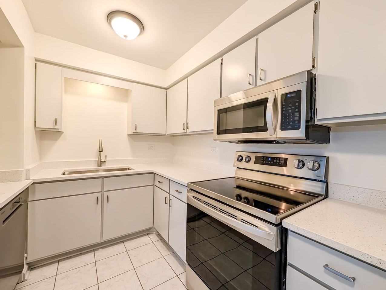 483 N Larch Ave #204W - Photo 5 of 16