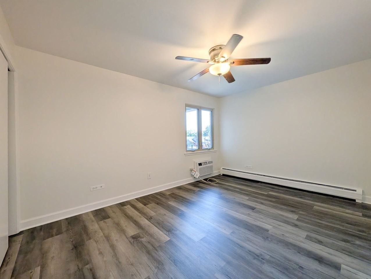 483 N Larch Ave #204W - Photo 7 of 16